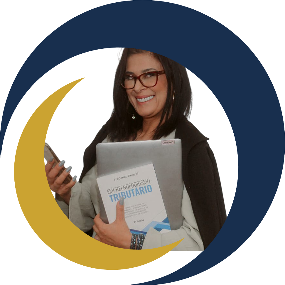 Profissional da contabilidade em Guarulhos SP apresentando atendimento contábil transparente